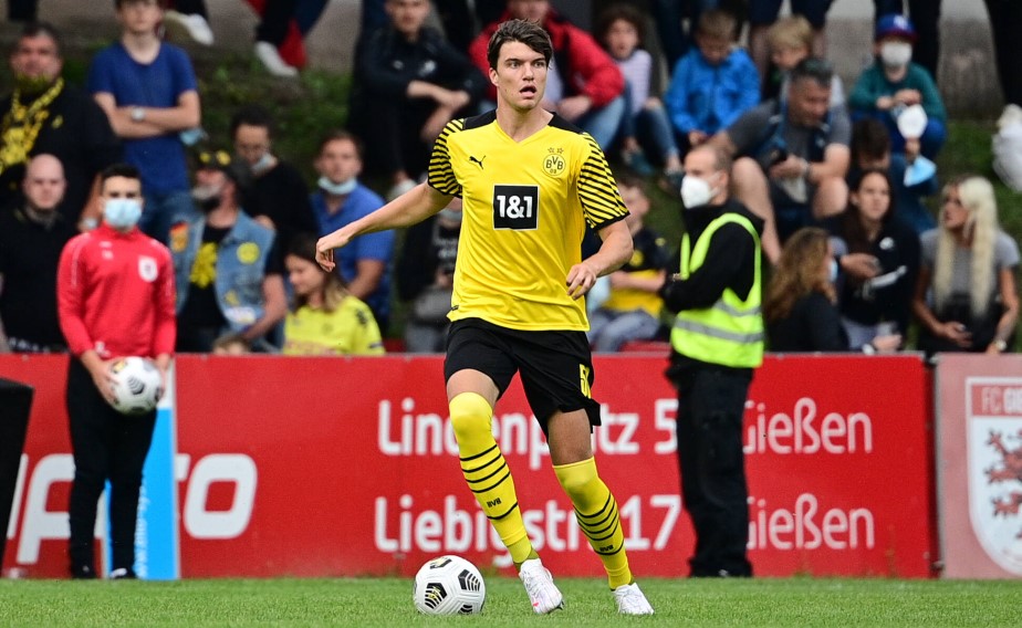 Der FCK verstärkt sich mit Innenverteidiger Maximilian Hippe
