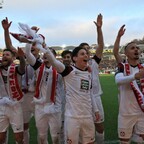Die Roten Teufel feiern den verdienten 2:0 Derbysieg gegen Saarbrücken
