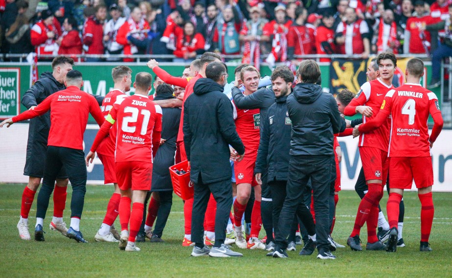 Keeper Raab und Trio um Tomiak, Kraus und Winkler sind die Garanten des derzeitigen FCK-Erfolgs. 