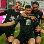 Für Horst Eckel: Der FCK schlägt Viktoria Köln verdient mit 4:0.