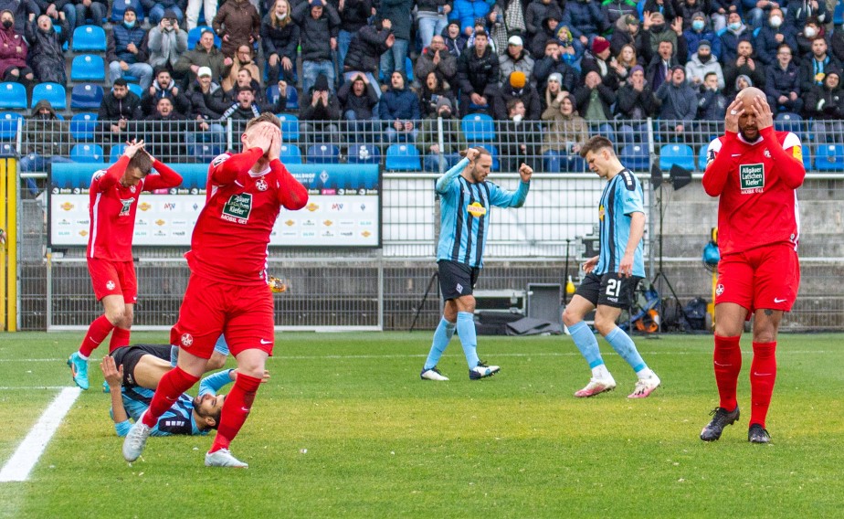 In einem ungewohnt sachlichem Derby trennen sich der FCK und Mannheim 0:0 Unentschieden