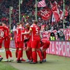 Die Roten Teufel fegen Duisburg mit 5:1 vom Platz und festigen damit ihre Ambitionen im Aufstiegskampf