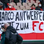 FCK-Fans präsentieren Banner: Marco Antwerpen gehört zum FCK