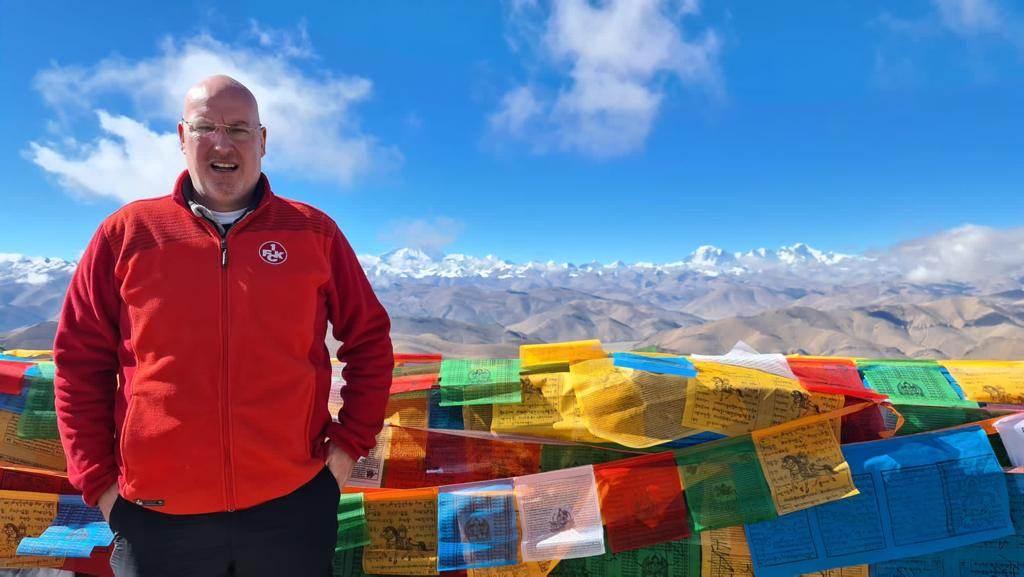 Andree Wagner bekennt auch im Himalaya-Gebirge Farbe