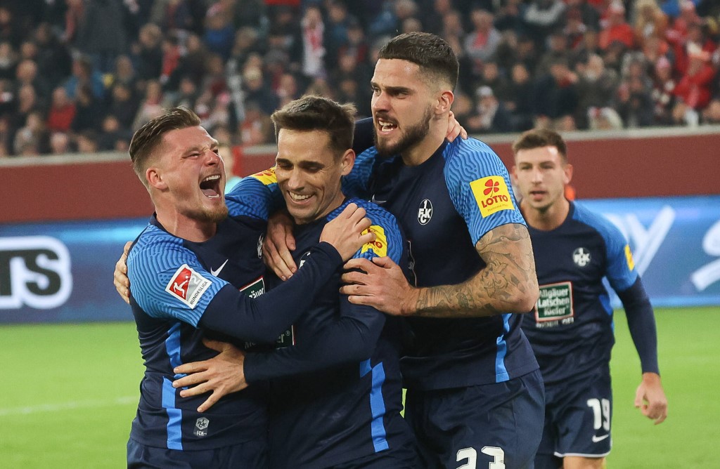 Beim letzten Auswärtsspiel in Düsseldorf schlug der FCK in letzter Sekunde (Foto: Imago Images / Eibner)