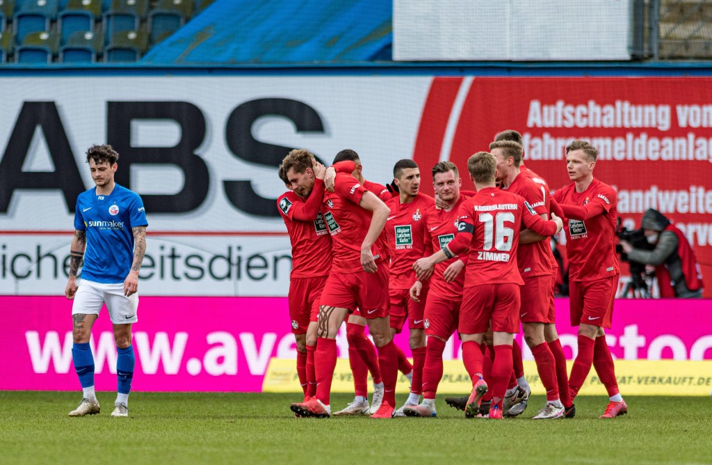 Beim letzten Aufeinandertreffen unterlag der FCK Hansa Rostock mit 1:2. Foto: Imago Images / Fotostand