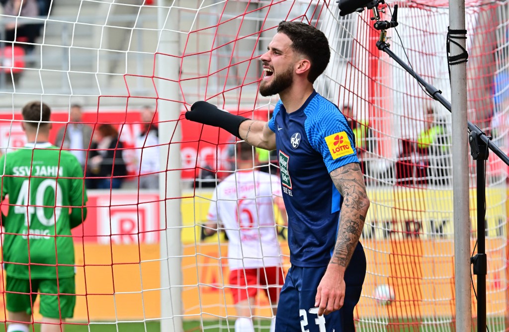 Tyger Lobinger: Feierte in Regensburg seinen ersten Startelfeinsatz im FCK-Trikot (Foto: Imago Images / Zink)